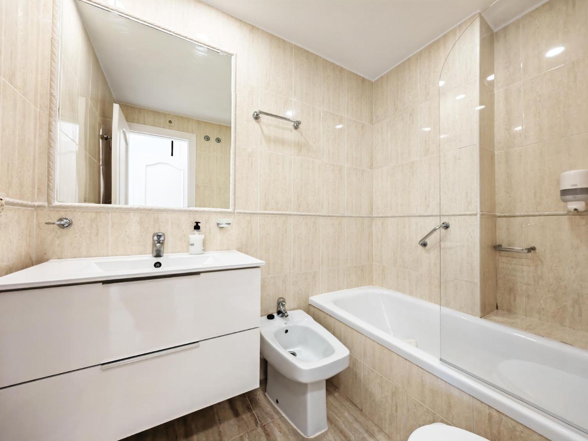 Spacious In Oasis Riviera Apartamento Málaga